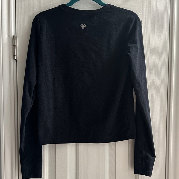 Aritzia TnAction Black Long Sleeve Tee Crewneck Women’s Small Basic Casual - Picture 3 of 6